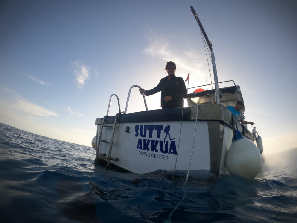 Prof. Daniela Basso sulla barca di Suttakkua diving