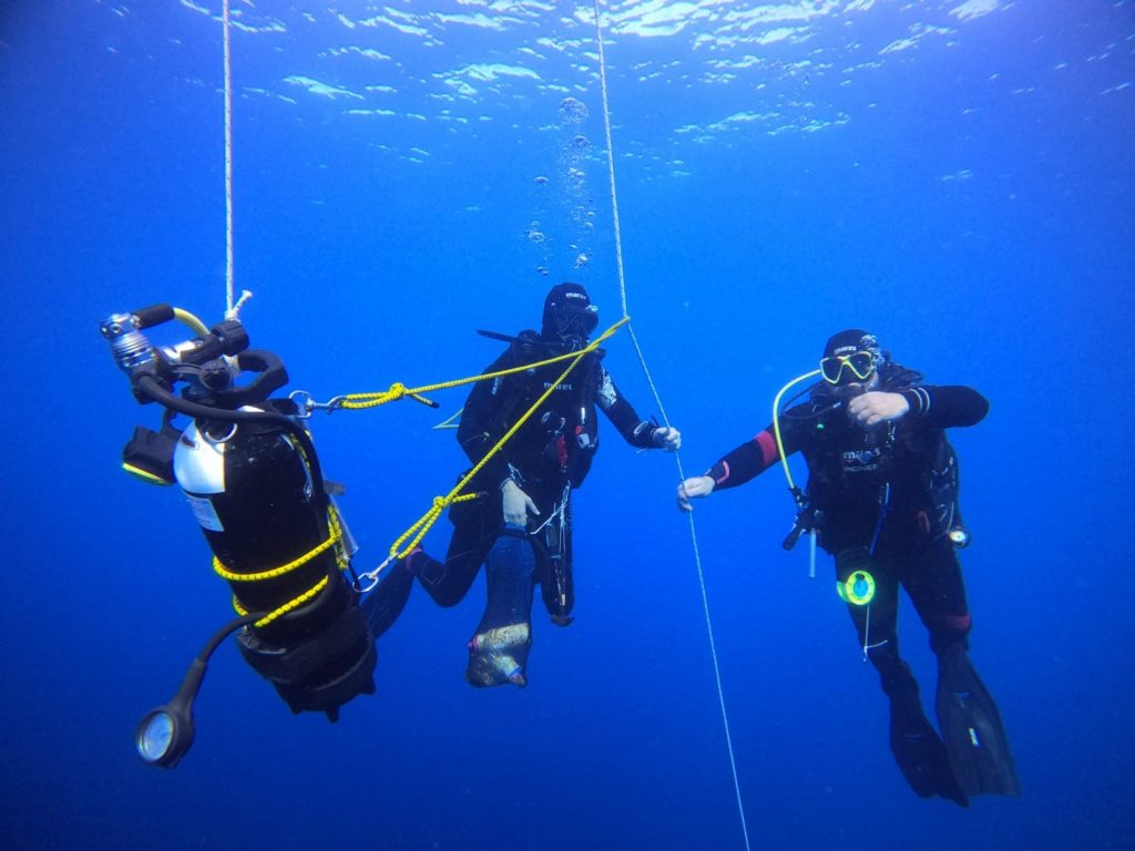 Ascent stop during the sample collection